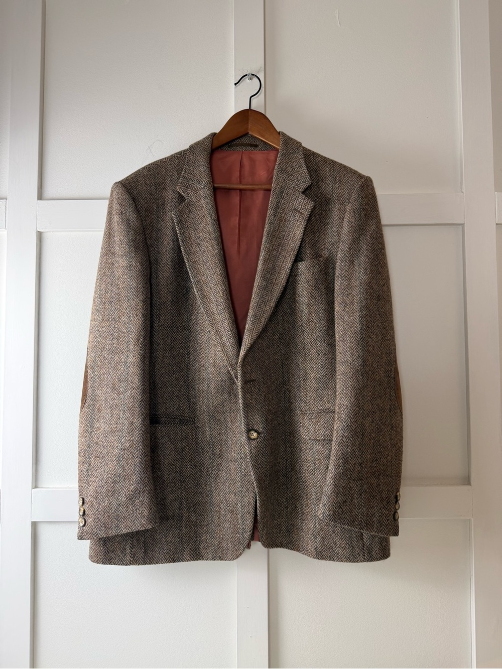 Vintage Harris Tweed 100% Scottish Wool Herringbone Blazer Elbow Patches
